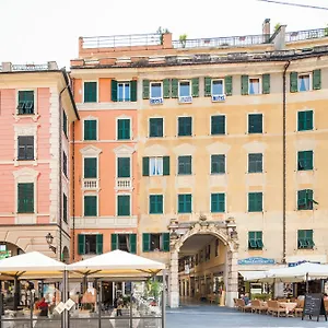 https://albergo-la-piazzetta.hotelitalianriviera.com